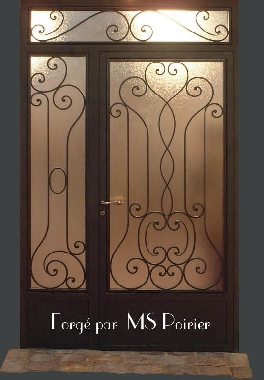 Porte d'entr&eacute;e en ferronnerie du XVIIeme